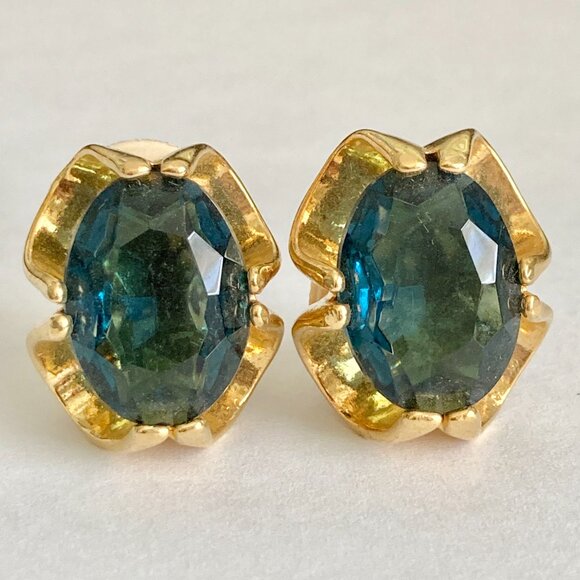 Vintage Montana Blue Glass Clip On Earrings Jeweled Cut Gold Plated Huggie 70s - Picture 2 of 9